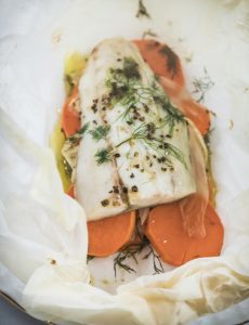 Συνταγή Φιλέτο ψάρι στο φούρνο με γλυκοπατάτα και φινόκιο  230x300 - Μπακαλιάρος στο φούρνο για να μην χαλάσεις τη διατροφή σου!